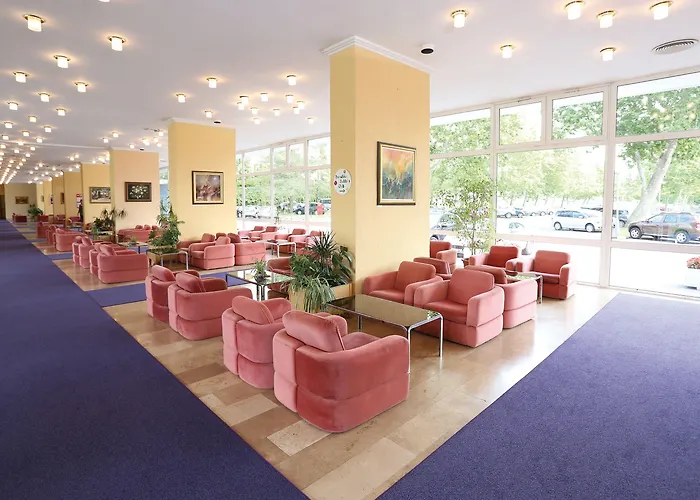 Danubius Hotel Annabella 3*