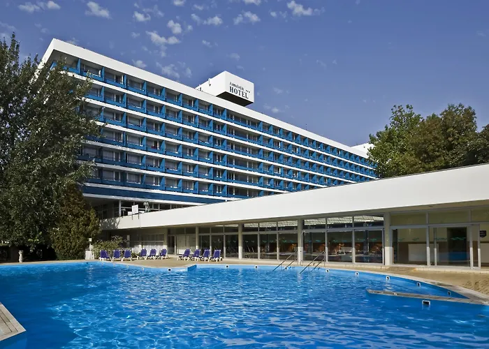 Danubius Hotel Annabella 3*